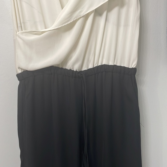New black and white jumpsuit - Picture 4 of 6